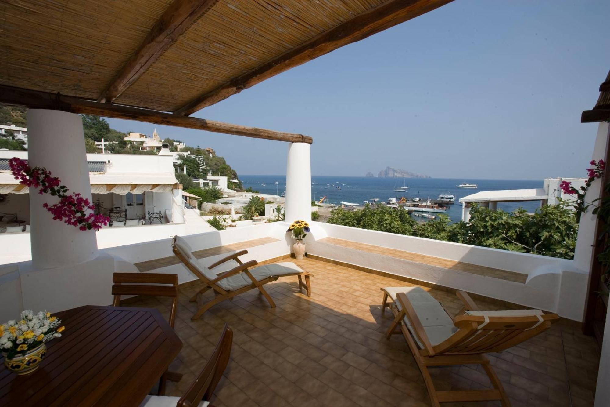 Hotel Tesoriero Panarea Exterior foto