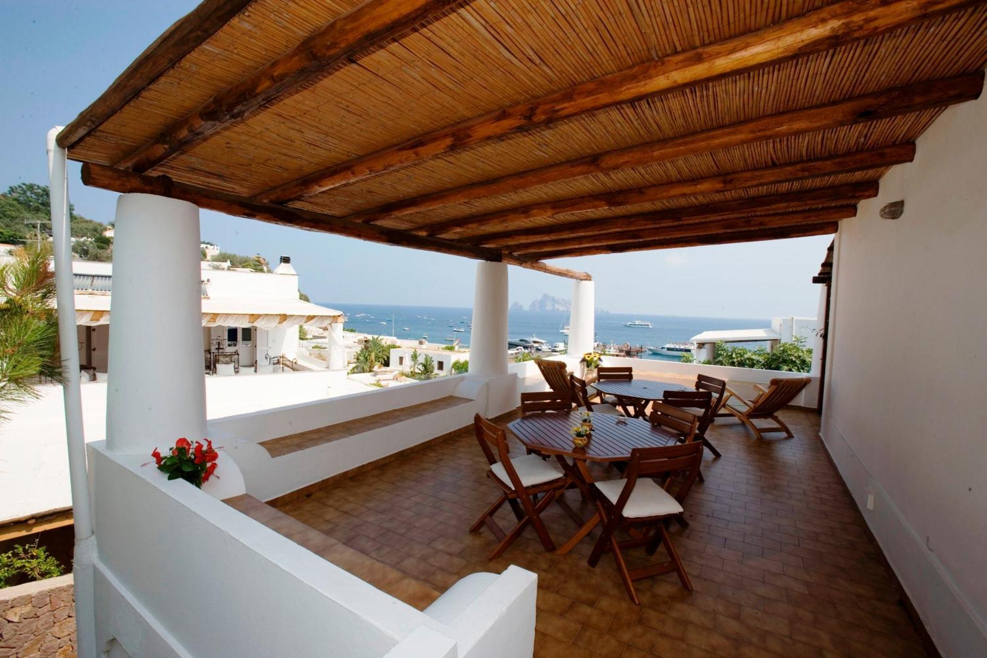 Hotel Tesoriero Panarea Exterior foto