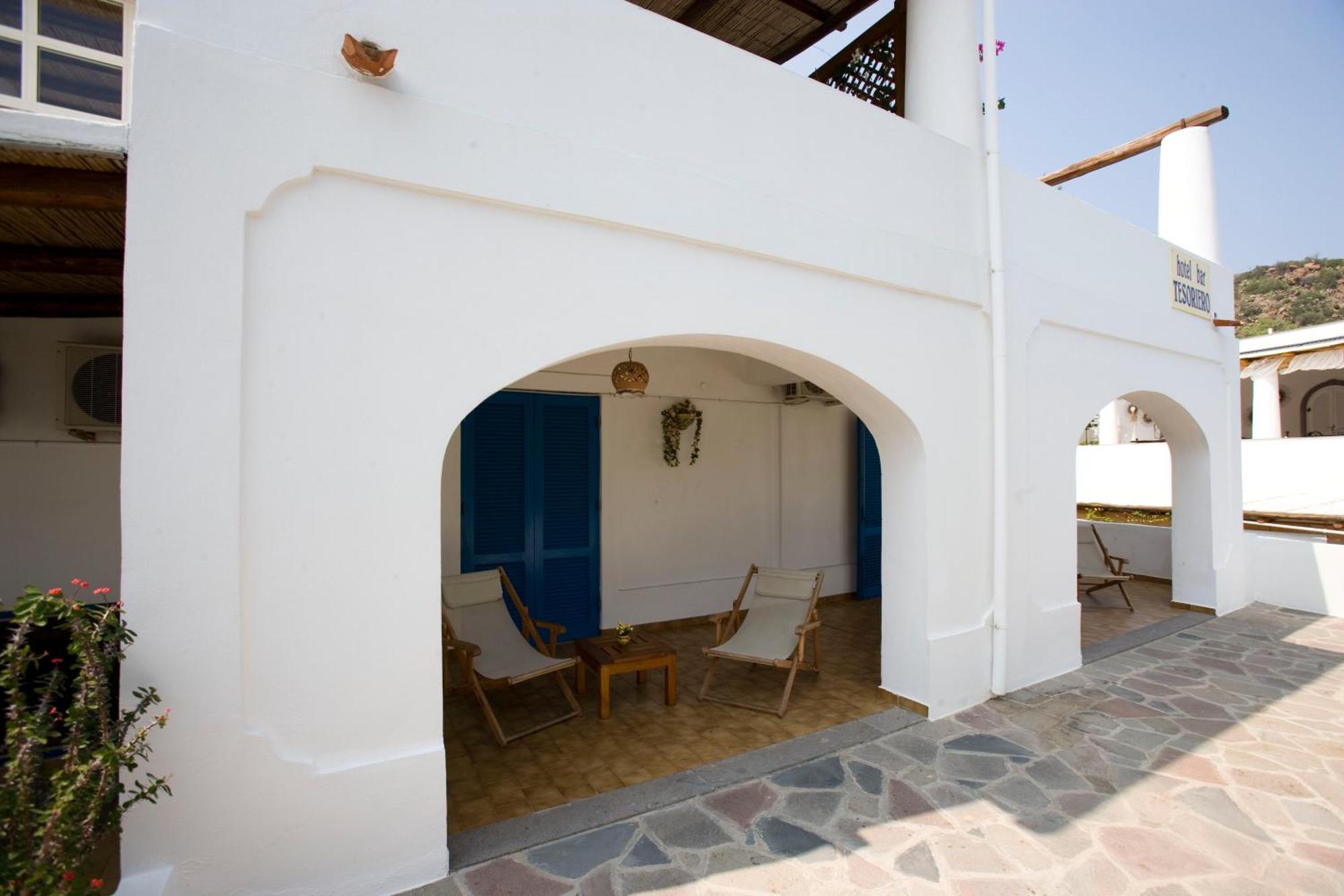 Hotel Tesoriero Panarea Exterior foto