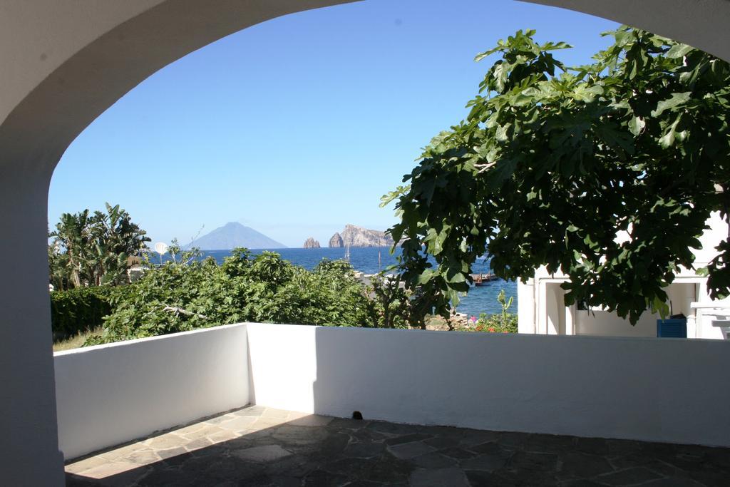 Hotel Tesoriero Panarea Exterior foto