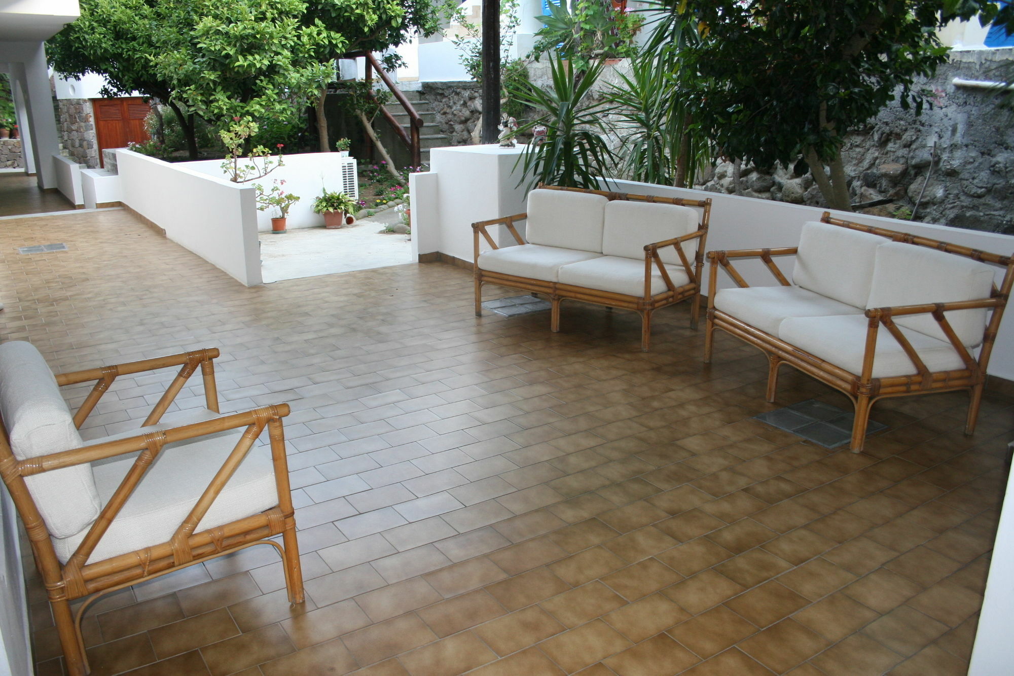 Hotel Tesoriero Panarea Exterior foto